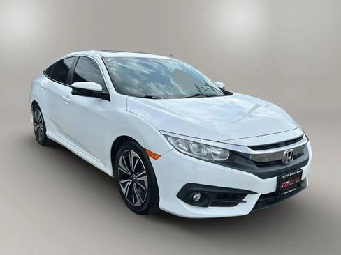 Used 2017 Honda Civic EX-T image 3