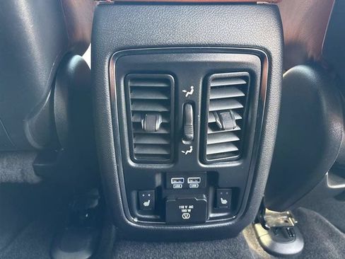 Used 2015 Jeep Grand Cherokee SRT w/ Luxury Group II AWD/4WD image 17