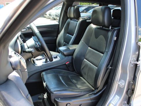 Used 2015 Jeep Grand Cherokee Limited w/ Luxury Group II AWD/4WD image 13
