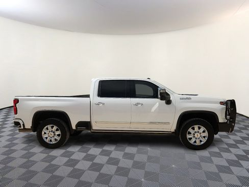 Used 2024 Chevrolet Silverado 2500 High Country w/ Technology Package AWD/4WD image 5