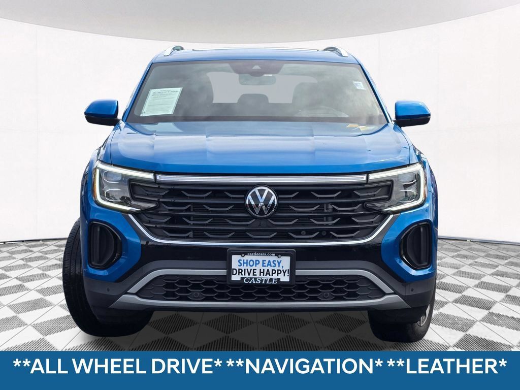 Used 2024 Volkswagen Atlas Cross Sport SEL AWD/4WD image 2