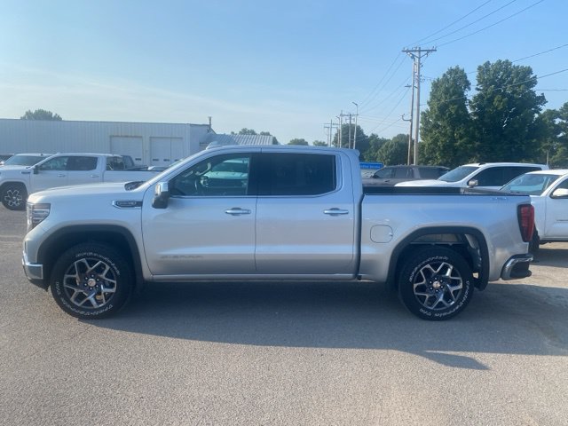 Used 2022 GMC Sierra 1500 SLT w/ SLT Premium Plus Package AWD/4WD image 3