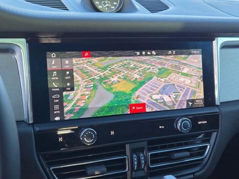 Used 2025 Porsche Macan Turbo image 22