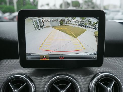 Used 2020 Mercedes-Benz GLA 250 4MATIC image 14