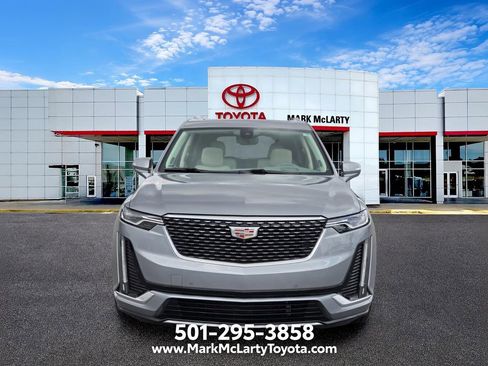 Used 2024 Cadillac XT6 Premium Luxury w/ Technology Package FWD image 8