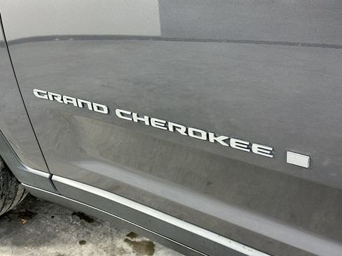 Used 2022 Jeep Grand Cherokee L Limited AWD/4WD image 28