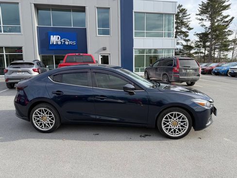 Used 2018 MAZDA MAZDA3 Touring image 5