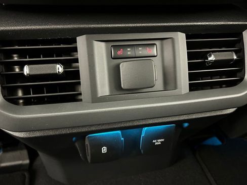 New 2025 Ford F150 Lariat w/ Equipment Group 502A High image 38