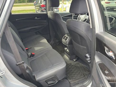 Used 2019 Kia Sorento L image 21