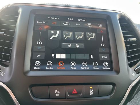 Used 2022 Jeep Cherokee Latitude Lux image 23