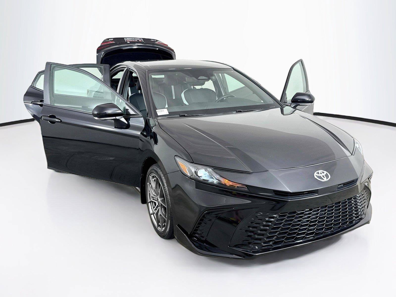 Used 2026 Toyota Camry SE FWD image 40