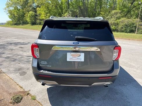 Used 2022 Ford Explorer Limited w/ Equipment Group 301A RWD image 6