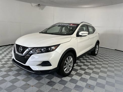 Used 2020 Nissan Rogue Sport SV FWD image 4