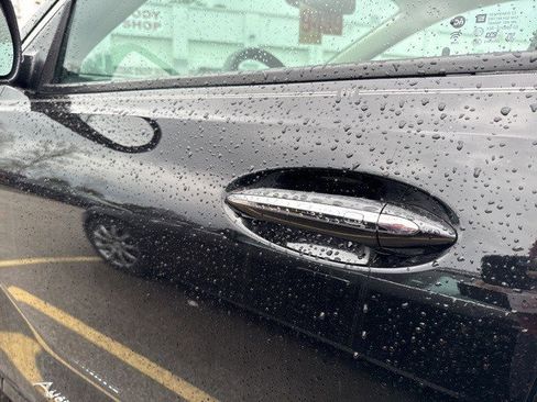 Used 2024 Buick Encore GX Avenir w/ Avenir Convenience Package image 17