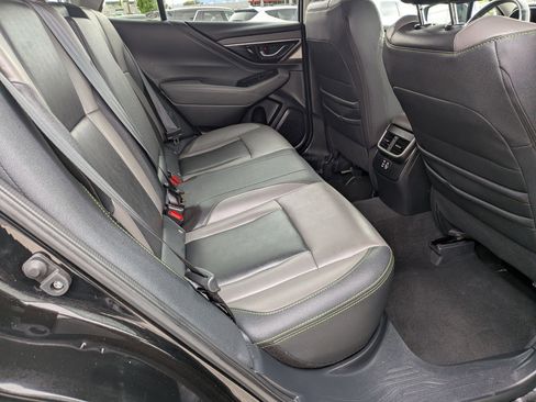 Used 2025 Subaru Outback Onyx Edition AWD/4WD image 32
