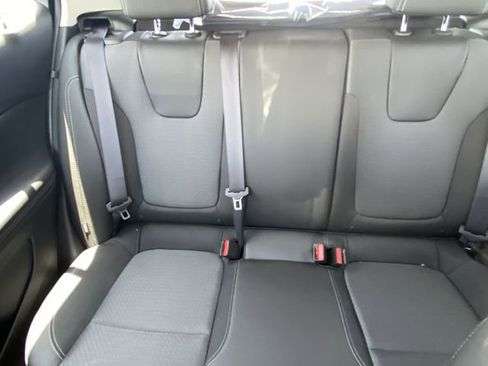 Used 2023 Buick Encore GX Preferred w/ Cold Weather Comfort Package FWD image 20