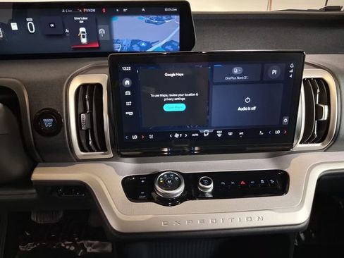 Used 2025 Ford Expedition Max Active AWD/4WD image 21