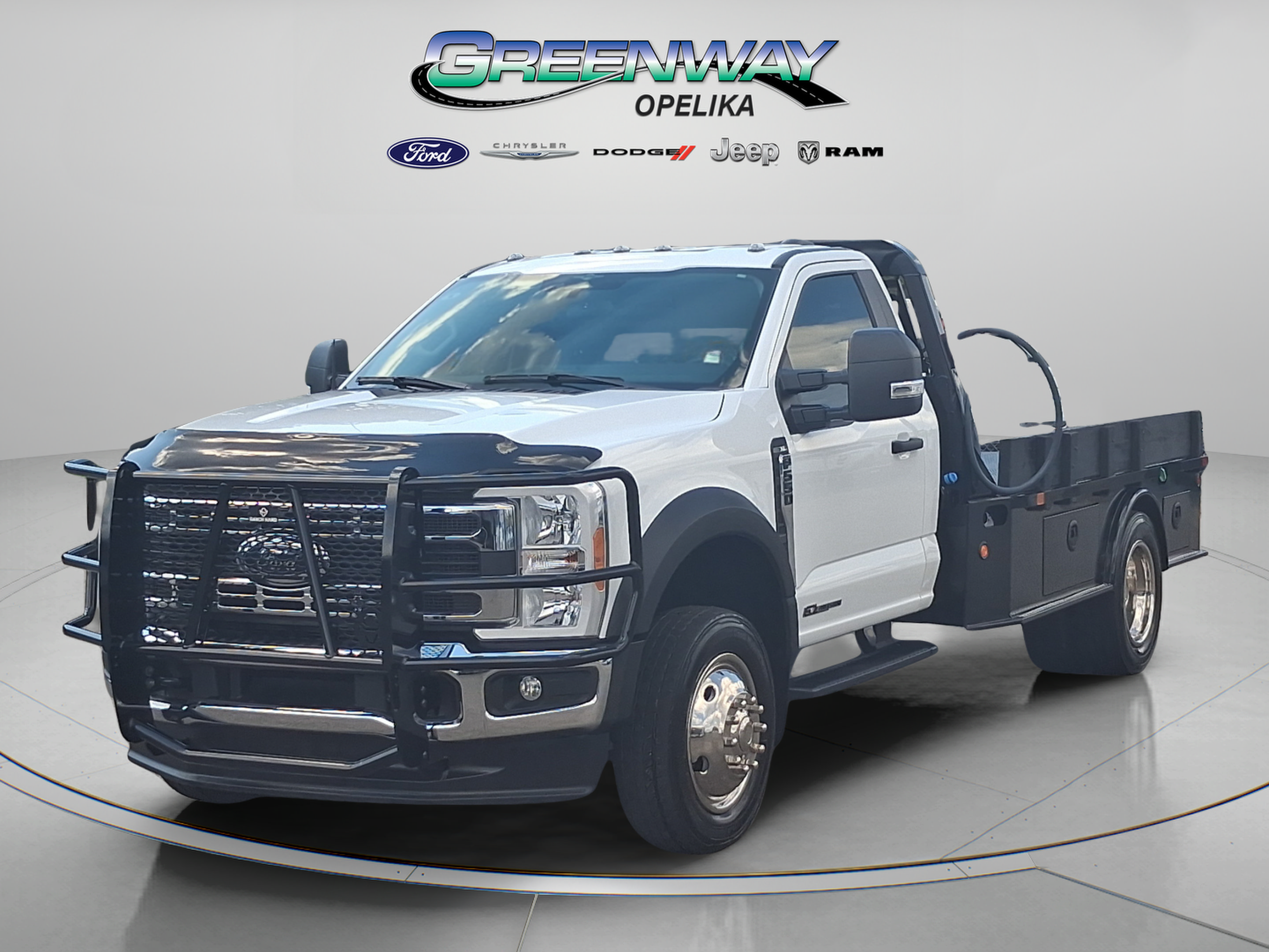 Used 2023 Ford F550 4x4 Regular Cab Super Duty image 2