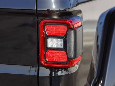 Used 2020 Jeep Gladiator Mojave image 10