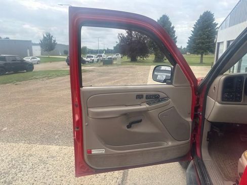 Used 2005 GMC Yukon SLT w/ SLT Preferred Equipment Group AWD/4WD image 19