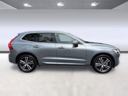 Used 2019 Volvo XC60 T5 Momentum w/ Premium Package FWD image 8