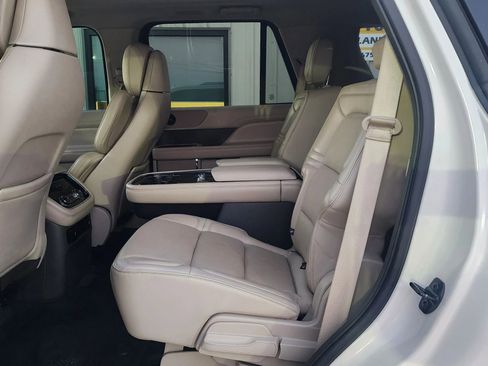 Used 2019 Lincoln Navigator Reserve image 20