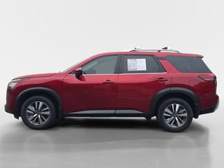 Used 2024 Nissan Pathfinder SL video 2