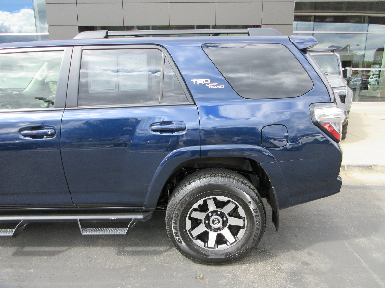 Used 2023 Toyota 4Runner TRD Off-Road Premium w/ Off Road Premium Plus Package AWD/4WD image 4