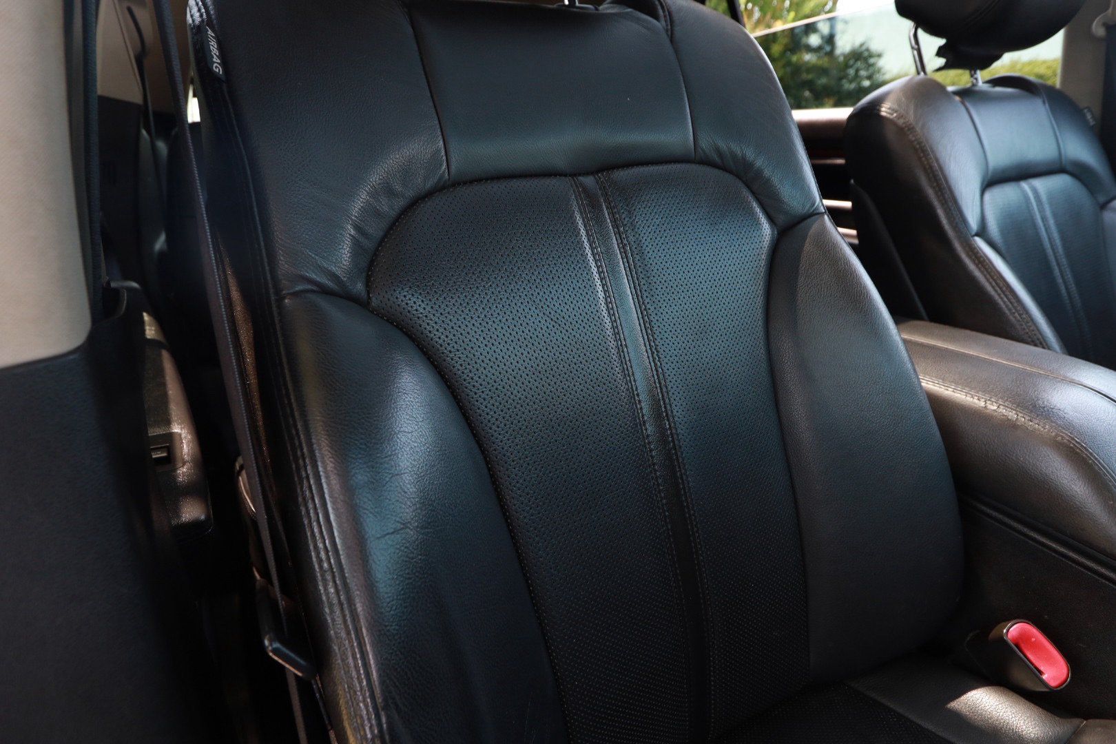 Used 2012 Lincoln MKT FWD image 29