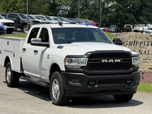 Used 2022 RAM 2500 Tradesman AWD/4WD image 1