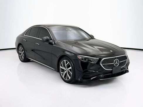 Used 2024 Mercedes-Benz E 350 4MATIC Sedan image 3