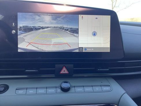 Certified 2025 Hyundai Elantra Limited image 31