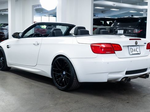 Used 2011 BMW M3 Convertible image 4