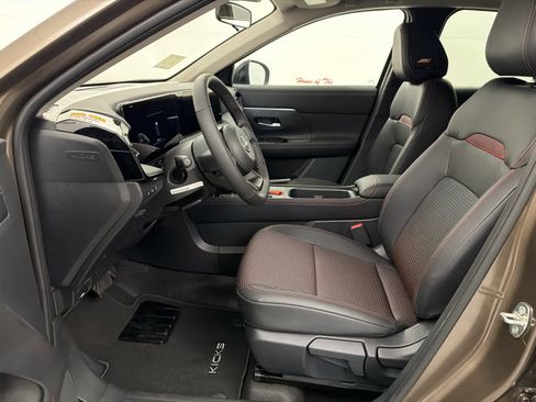 New 2026 Nissan Kicks SR w/ SR Premium Package image 14