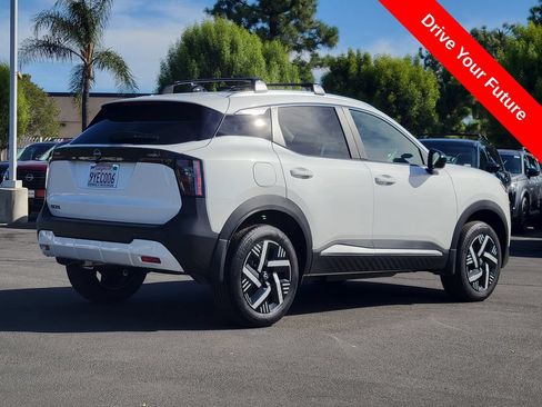 Used 2026 Nissan Kicks SV w/ SV Premium Package FWD image 4