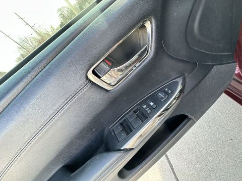 Used 2013 Toyota Avalon XLE image 21