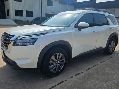 Used 2024 Nissan Pathfinder SV w/ Cargo Package FWD image 2