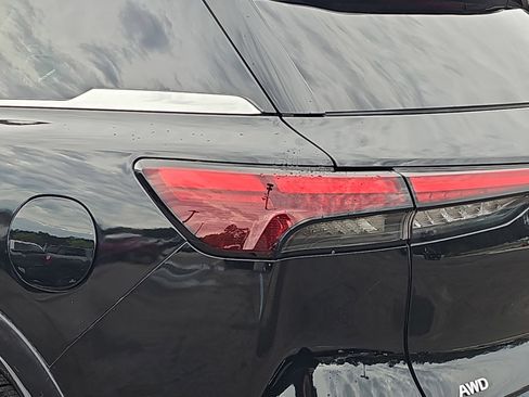 Used 2023 INFINITI QX60 Sensory w/ Cargo Package AWD/4WD image 37