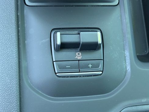 Used 2024 GMC Sierra 1500 AT4 w/ Technology Package image 29