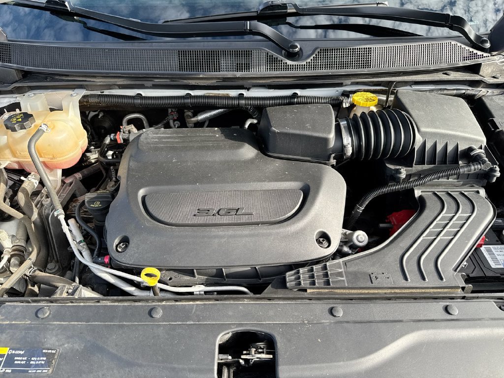 Used 2020 Chrysler Pacifica Touring-L FWD image 25
