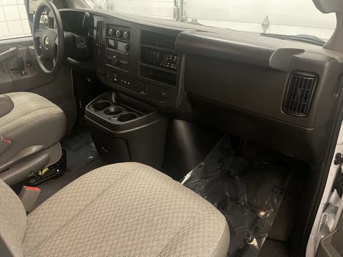 Used 2025 Chevrolet Express 3500 LT w/ LT Preferred Equipment Group RWD image 19