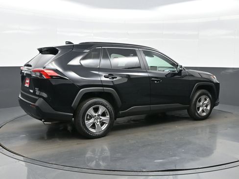 Used 2025 Toyota RAV4 XLE AWD/4WD image 6