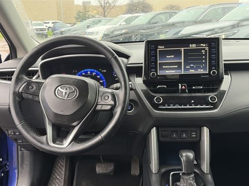 Used 2022 Toyota Corolla Cross XLE w/ Convenience Package AWD/4WD image 21