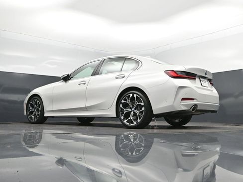 Certified 2025 BMW 330i Sedan RWD image 40