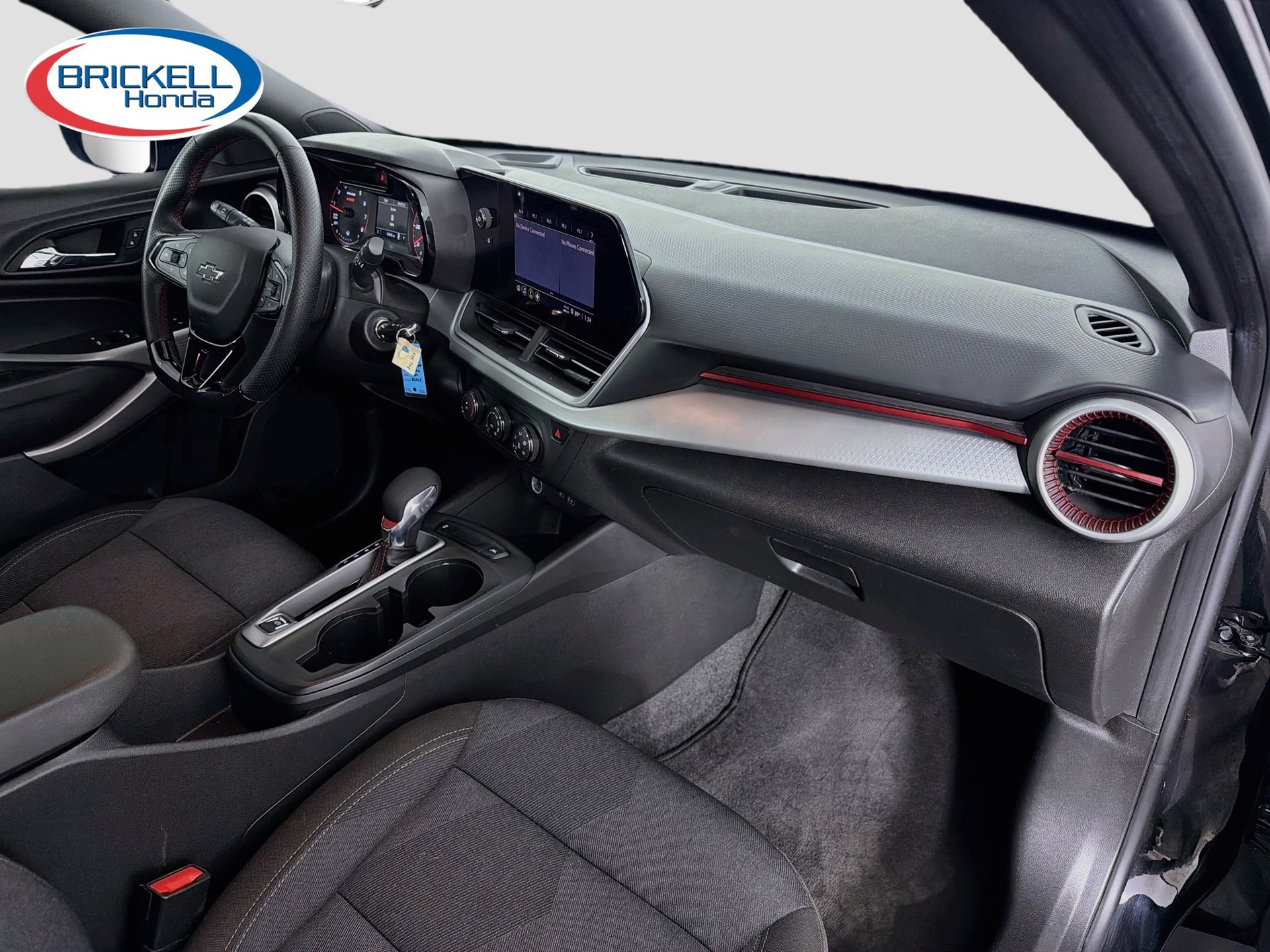 Used 2024 Chevrolet Trax RS FWD image 14