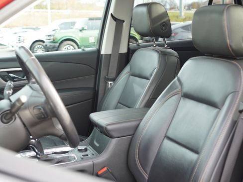 Used 2020 Chevrolet Traverse LT w/ LT Premium Package image 31