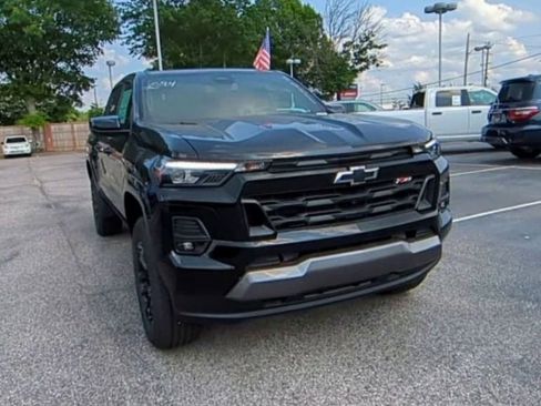 New 2025 Chevrolet Colorado Z71 w/ Midnight Edition image 3