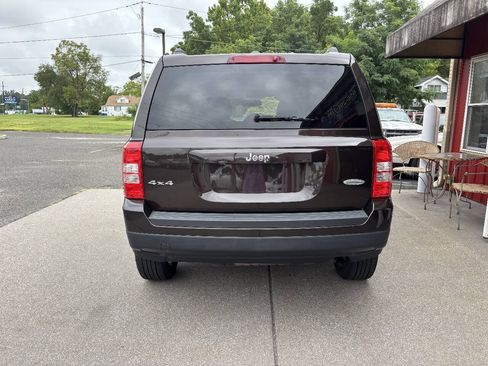 Used 2014 Jeep Patriot Latitude AWD/4WD image 15