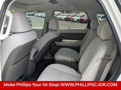 Used 2026 Hyundai Palisade SEL FWD image 13
