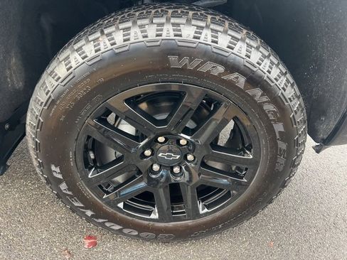 Used 2025 Chevrolet Silverado 1500 LT Trail Boss w/ LT Trail Boss Premium Package image 13